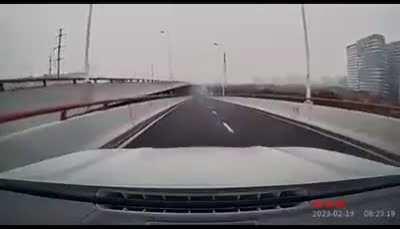 Driver tries to exit the highway last minute