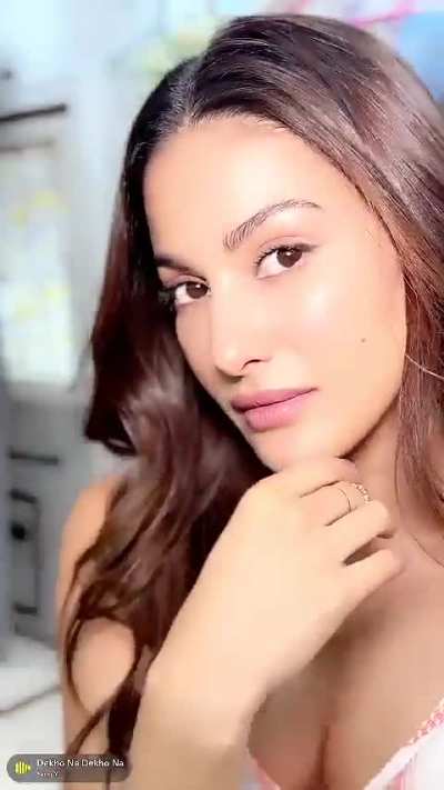 Amyra Dastur 