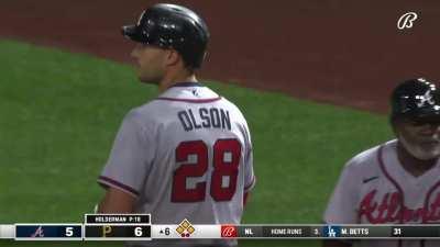 [Highlight] [Highlight] Matt Olson's 100th RBI is a bases loaded walk to bring the Braves within a run of the Pirates.