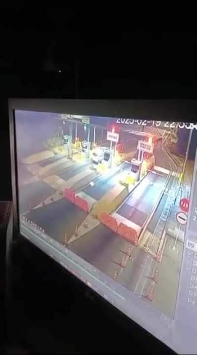 Exact moment when an ELN car bomb is detonated at the Villa del Rosario toll booth, Colombia February 19, 2025