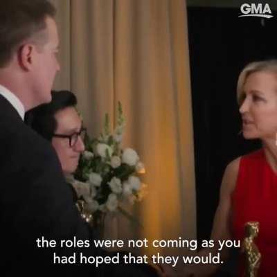 Ke Huy Quan surprises Brendan Fraser backstage at the Oscars