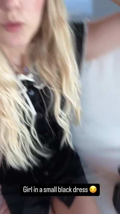 Eva | Girl in a small black dress