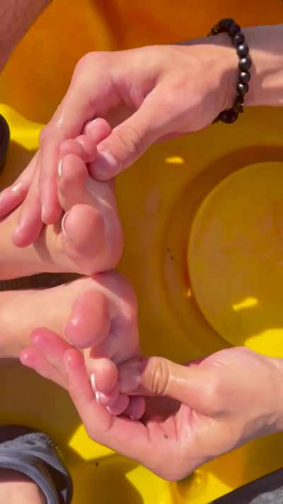 Tickled on a kayak 🤣 first time for everything 