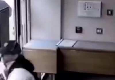 - Ты знаешь этих мудаков, Эрл? - Я знаю много мудаков, но таких, охуенно тупых, как эти двое, не видал ещё ни разу.