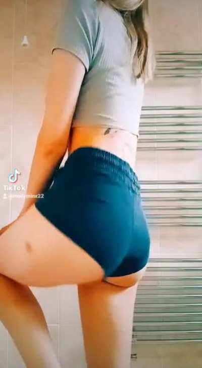 @mollyminx22 😇😇