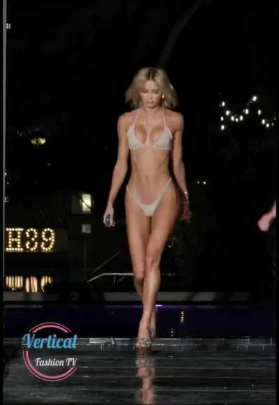 Amber Davis - Veve Swim, Miami 2024 (both walks)
