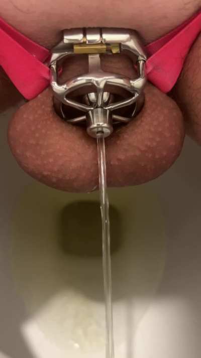 Peeing in my inverted cage with catheter