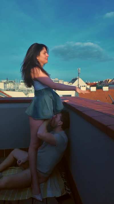 If you’re into trans say yep and ill send u 5 nudes.