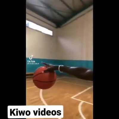 p*rno sitesinden p*rno izlemeye çalışıyorumdur önüme çıkan reklamlara tepkim