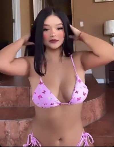 Cousins nice tits🥵😈