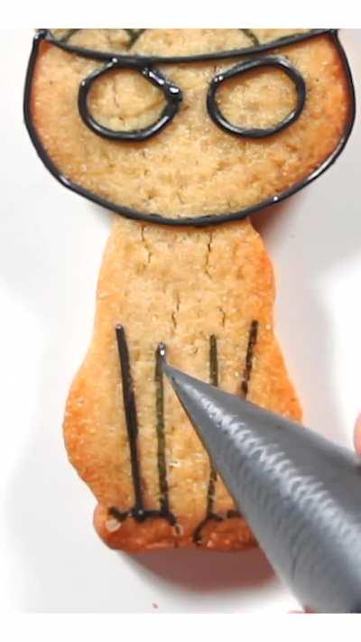 I made a sandwich cookie with a hidden surprise.