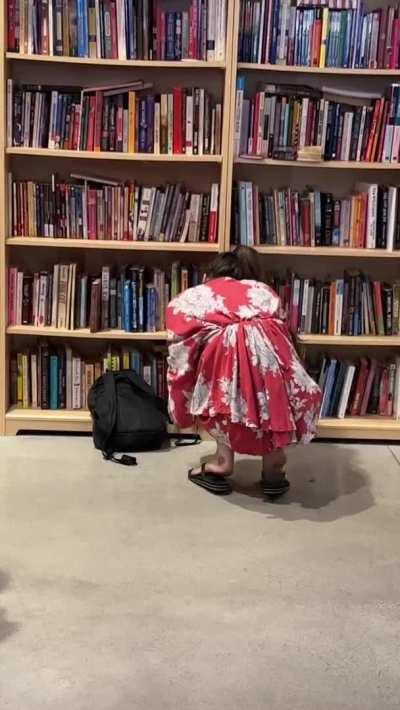 Voyeur at the bookstore
