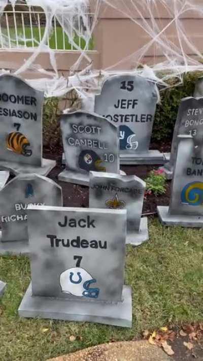 Bruce Smith turned his front yard into a quarterback cemetery. There’s a tombstone for each QB he sacked, 76 in all. 😂