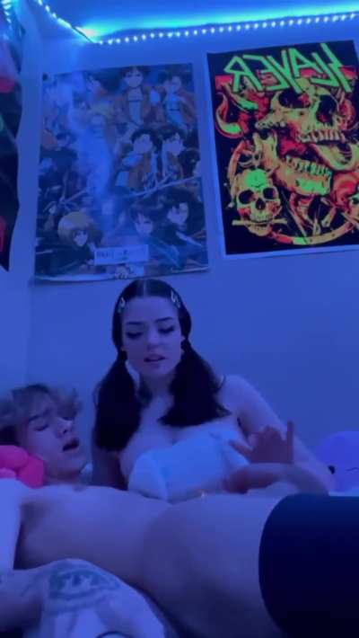 Imagine coming home after a long day at work and your girl takes care of you like this 🥰😍