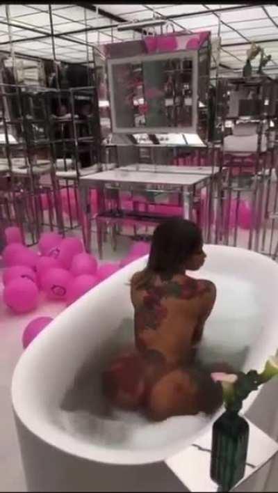 Love the way it moves. Cardi is jello