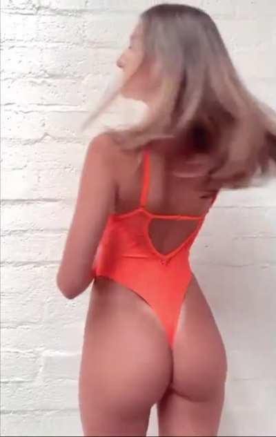 Tatiana Schwartz with the jiggle