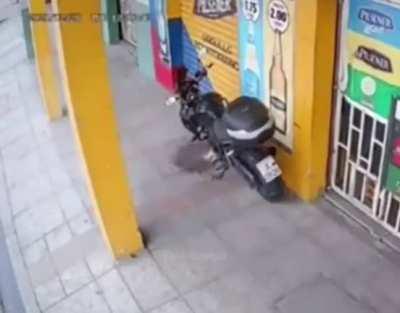 That one stick programmed to be shield in shooting games