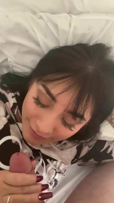 Look into my eyes while I suck your dick 🤤