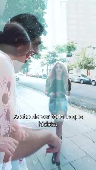 ALERTA ROSA: Nueva modalidad que usan los escrotos para acosarnos. Según estadísticas feministas más de el 50% de los ciegos son falsos.