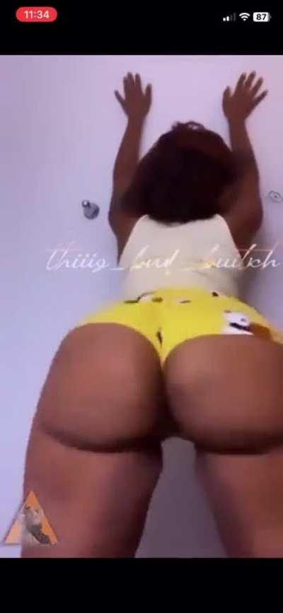 Damn eating them shorts 🥴🤤