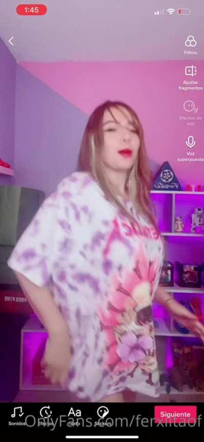 🍑 Enseñando la Cola