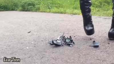 Evateen High Leather Crushes Toy