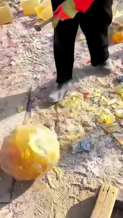 The making of a glass ball 