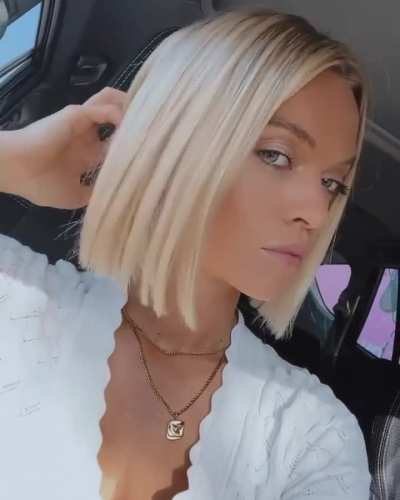 Big-eyed pretty blonde Paige