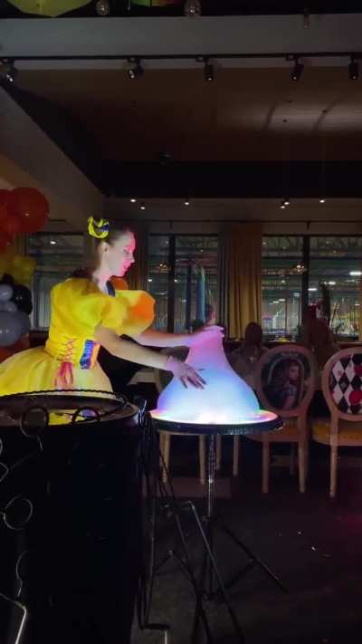 She's insanely talented, this is what i pay for internet 🤯