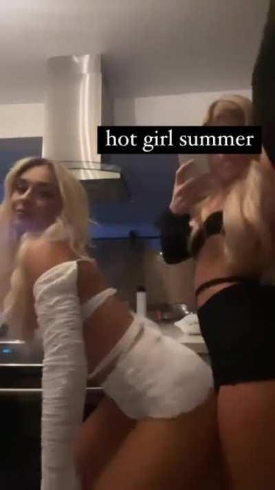 NoelleHears - Video #2045