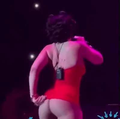 ice thanking her fans for all their support 🩷