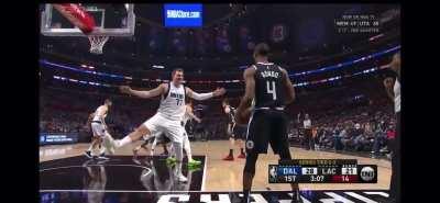 [Highlight] Luka playfully shows off his goalie skills