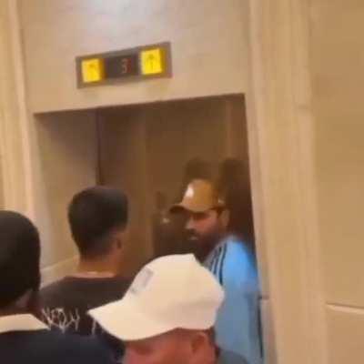 Gill asking rohit to talk to sachin about him(no2 odi batsman) 