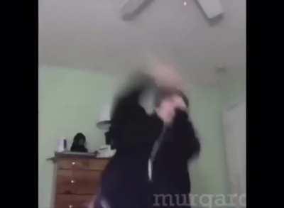 Şarkıyla çok uyumlu olması dışında sorun yok