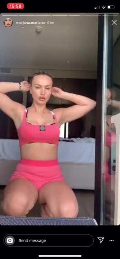 so fucking hot and slutty. i need her to sit on my dick like this omdz😍😍😍🤤🤤🤤