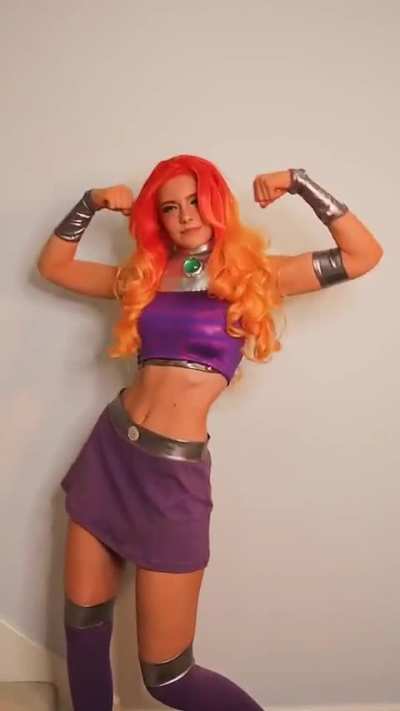 Bella as Starfire