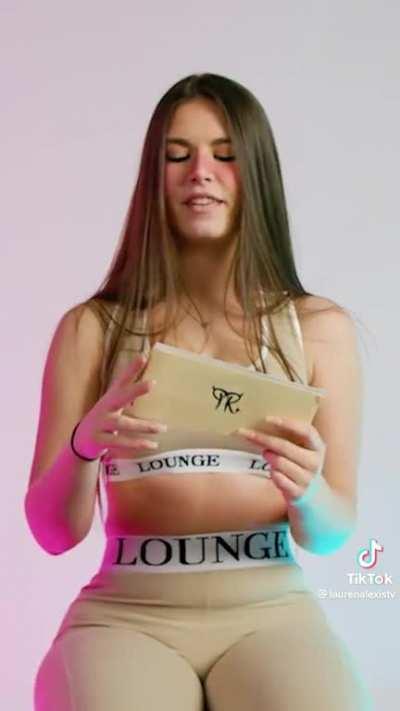 Lauren Alexis @laurenalexistv