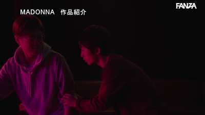 JUQ-776 Married woman ‘dances’ at a strip theater. Yuri Oshikawa