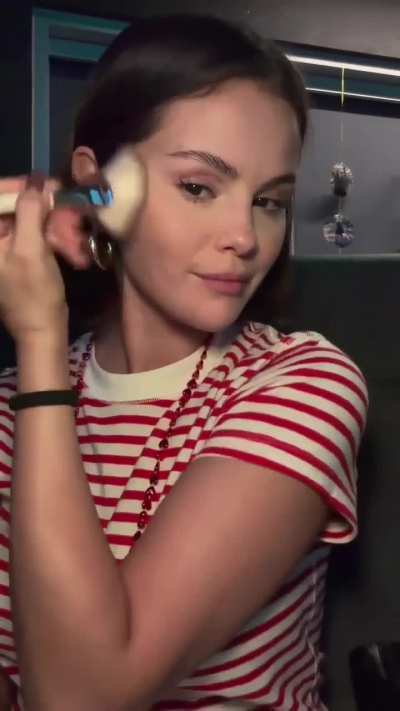 Glam time for Selena - IG January 2026