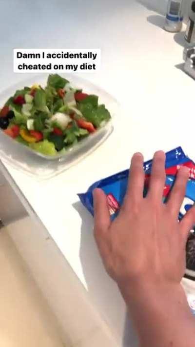 Сводный Oreo, что ты делаешь?!