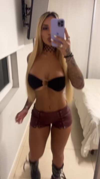 I love girl on girl. Don’t you?