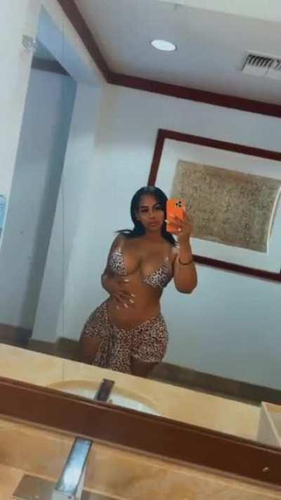 [Story] 10-11-21 🤤🤤