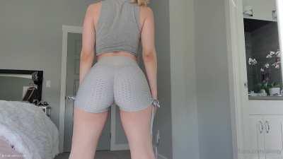 Ali nity shows nude butt