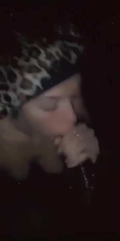 Spit on that BBC and slurp it up 💦👅♠️❄️