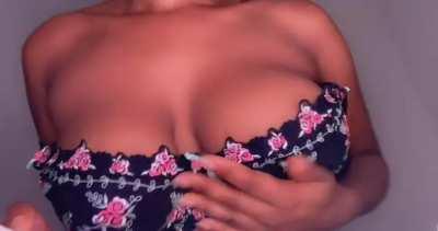 im soooo bored, pls talk to me <3