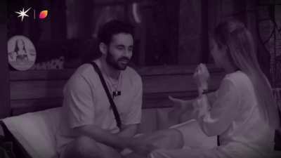 The OG Shipper Gaurav is back at it again but this time it's Abhishek and Farhana 😂