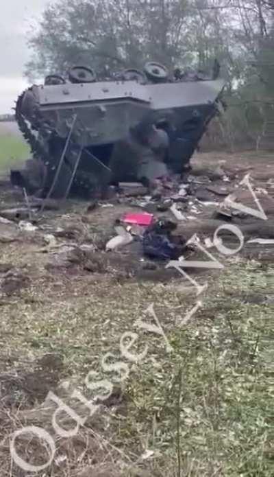 Ru POV: Ukrainian APC destroyed with casulties near Zaporozhye. Casulties visible.