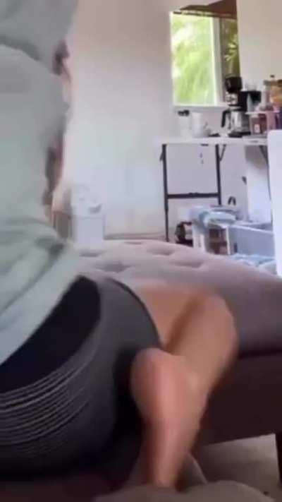 little bit of toes and sole