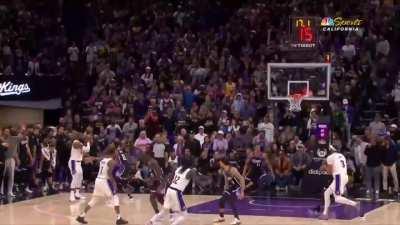 [Highlight] LeBron ties the game (w/ replay)