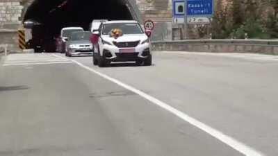 Ne demişler, her delikanlının bir gelişi bir de gidişi vardır...